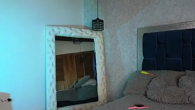 SaraWilliamss  online show from 12.05.24