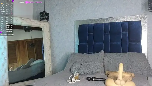 SaraWilliamss  online show from 12.12.24