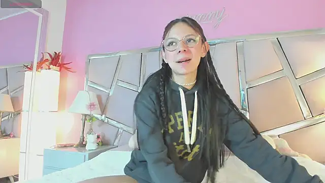 Bonniepark online show from 04.14.26