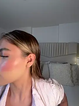  laura 02 online show from 06.13.26