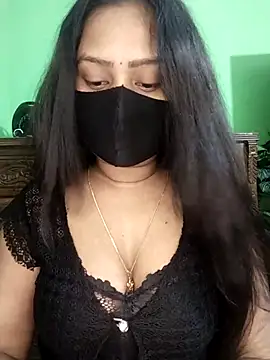 Idhika Paul online show from 03.18.26