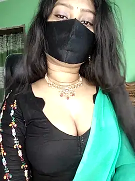 Idhika Paul online show from 04.04.26