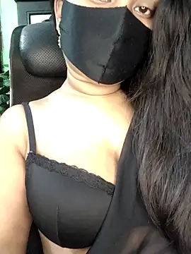 Idhika Paul online show from 04.05.26