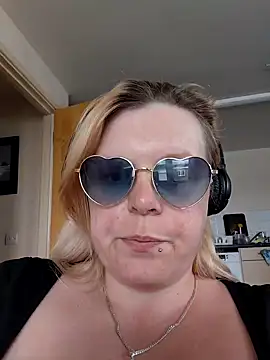 pinkieMilfPUSY online show from 06.15.26