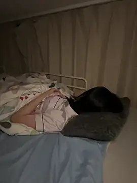 Snapshot of -mirai- chatting on 03.16.25 -mirai- online show from 03.16.25