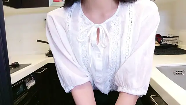 Snapshot of sayaka_xo chatting on 06.02.26 sayaka xo online show from 06.02.26