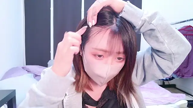 Snapshot of ayu_yu_xo chatting on 01.27.25 ayu yu xo online show from 01.27.25