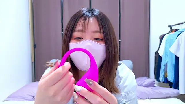 Snapshot of ayu_yu_xo chatting on 02.11.25 ayu yu xo online show from 02.11.25