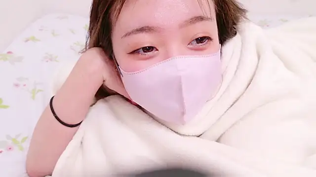 Snapshot of ayu_yu_xo chatting on 03.12.25 ayu yu xo online show from 03.12.25