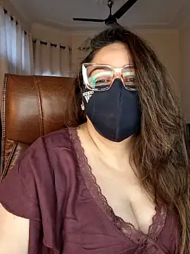 Snapshot of SEXY-Sardarni chatting on 04.25.26 SEXY-Sardarni online show from 04.25.26