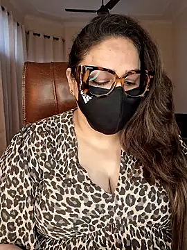 Snapshot of SEXY-Sardarni chatting on 05.05.26 SEXY-Sardarni online show from 05.05.26