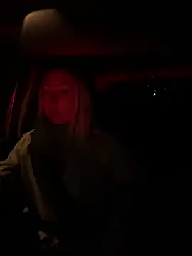 Snapshot of LuisaBecker chatting on 12.01.24 LuisaBecker online show from 12.01.24