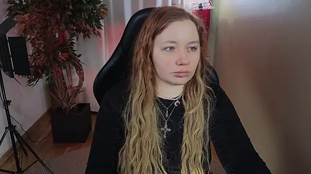 Snapshot of carolina_elf chatting on 02.04.26 carolina elf online show from 02.04.26