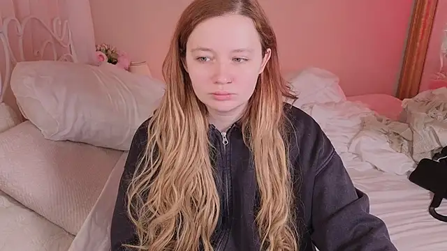 Snapshot of carolina_elf chatting on 03.04.26 carolina elf online show from 03.04.26