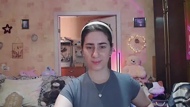 Snapshot of INELIKA chatting on 09.10.25 INELIKA online show from 09.10.25