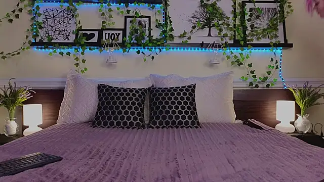 Snapshot of Katya_Zaitseva chatting on 02.27.25 Katya Zaitseva online show from 02.27.25