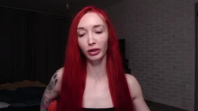 Roxy Silver online show from 06.12.26