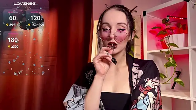 Snapshot of Alice_Succuby chatting on 02.07.25 Alice Succuby online show from 02.07.25