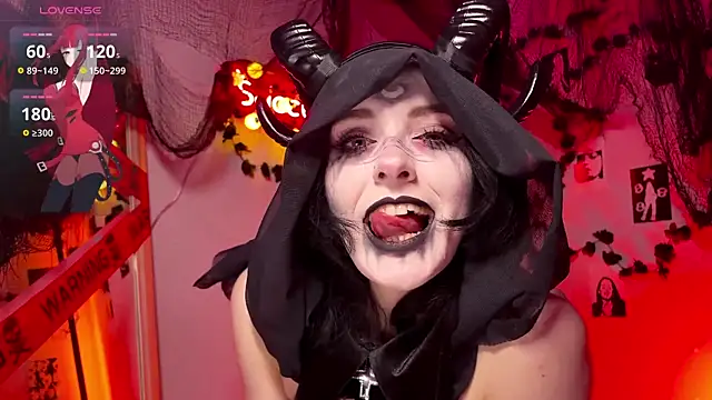 Snapshot of Alice_Succuby chatting on 10.31.25 Alice Succuby online show from 10.31.25