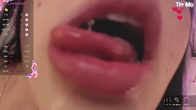 Snapshot of ViolettaHotLatin_ chatting on 05.11.26 ViolettaHotLatin online show from 05.11.26