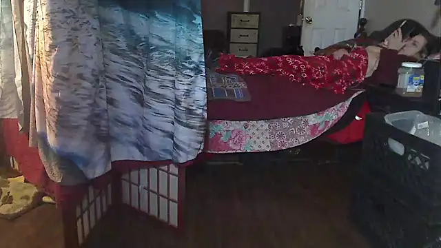 Snapshot of Ireallysquirt chatting on 01.23.25 Ireallysquirt online show from 01.23.25
