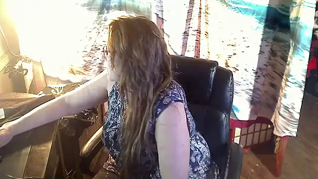 Snapshot of Ireallysquirt chatting on 01.27.25 Ireallysquirt online show from 01.27.25