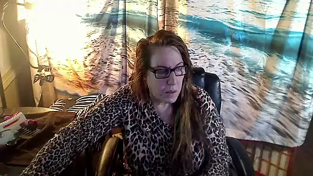 Snapshot of Ireallysquirt chatting on 01.31.25 Ireallysquirt online show from 01.31.25