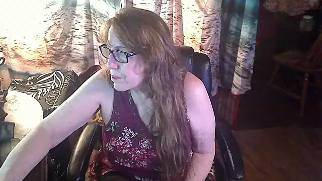 Snapshot of Ireallysquirt chatting on 02.12.25 Ireallysquirt online show from 02.12.25