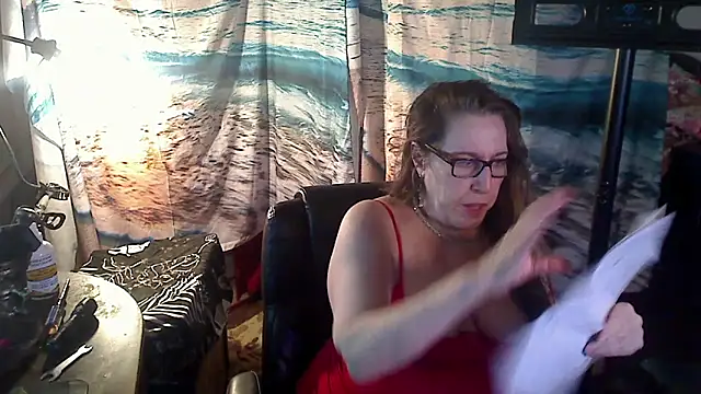Snapshot of Ireallysquirt chatting on 02.15.25 Ireallysquirt online show from 02.15.25