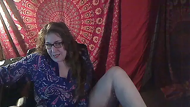Snapshot of Ireallysquirt chatting on 02.25.25 Ireallysquirt online show from 02.25.25