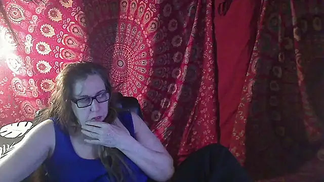 Snapshot of Ireallysquirt chatting on 02.28.25 Ireallysquirt online show from 02.28.25