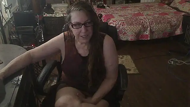 Snapshot of Ireallysquirt chatting on 09.28.25 Ireallysquirt online show from 09.28.25