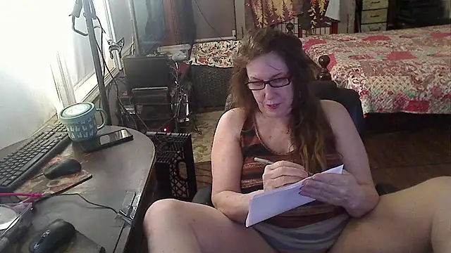 Snapshot of Ireallysquirt chatting on 10.01.25 Ireallysquirt online show from 10.01.25