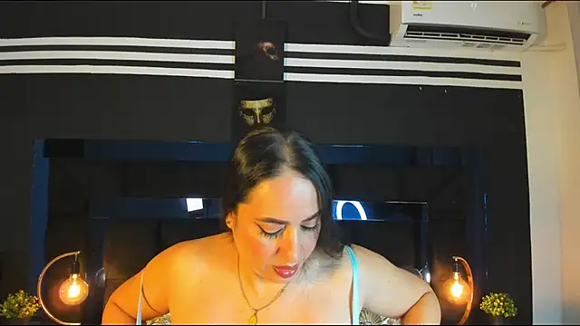 Snapshot of MayraVegas chatting on 12.17.24 MayraVegas online show from 12.17.24