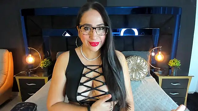 Snapshot of MayraVegas chatting on 03.05.25 MayraVegas online show from 03.05.25