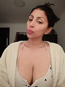 tiffani  love online show from 06.24.26