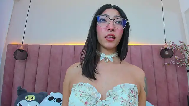 MarianaBranzz online show from 02.25.25