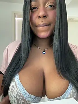 Snapshot of latinababyy chatting on 03.07.25 latinababyy online show from 03.07.25