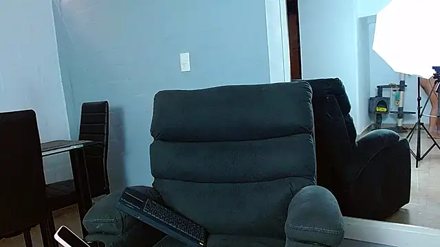 Snapshot of rousebonnett chatting on 01.14.25 rousebonnett online show from 01.14.25