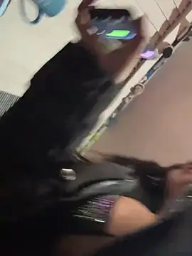 Snapshot of Gin4Cole chatting on 02.20.25 Gin4Cole online show from 02.20.25