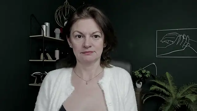 Snapshot of VivianWILD chatting on 05.12.26 VivianWILD online show from 05.12.26