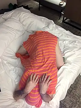 Snapshot of nickybaby chatting on 10.24.25 nickybaby online show from 10.24.25