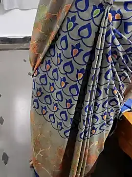 Januhot18 online show from 12.13.24