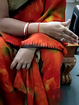 Januhot18 online show from 12.14.24