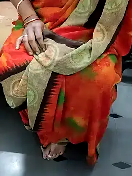 Januhot18 online show from 12.14.24