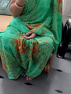 Januhot18 online show from 12.16.24