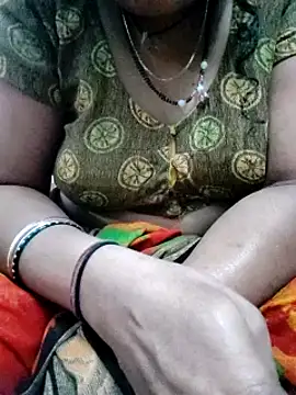 Januhot18 online show from 01.05.25