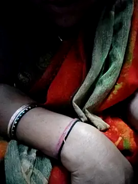 Januhot18 online show from 01.05.25