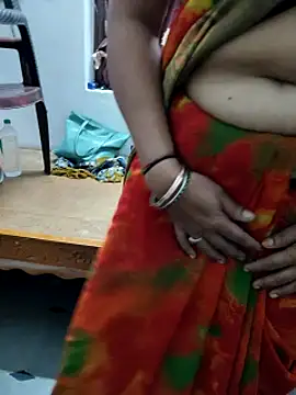 Januhot18 online show from 01.07.25