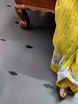 Januhot18 online show from 02.17.25